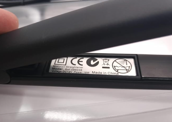 CR-MOESANCO® Plancha Alisadora Cabello 12V Viaje Coche Autocaravana | Perfecta para mantener tu peinado en cualquier viaje, gracias a su diseño compacto y ligero que cabe en cualquier bolso.